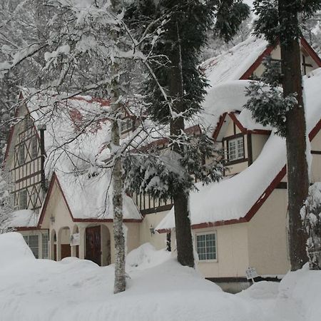 ホテル ピュアモール ミモザ 白馬村 エクステリア 写真